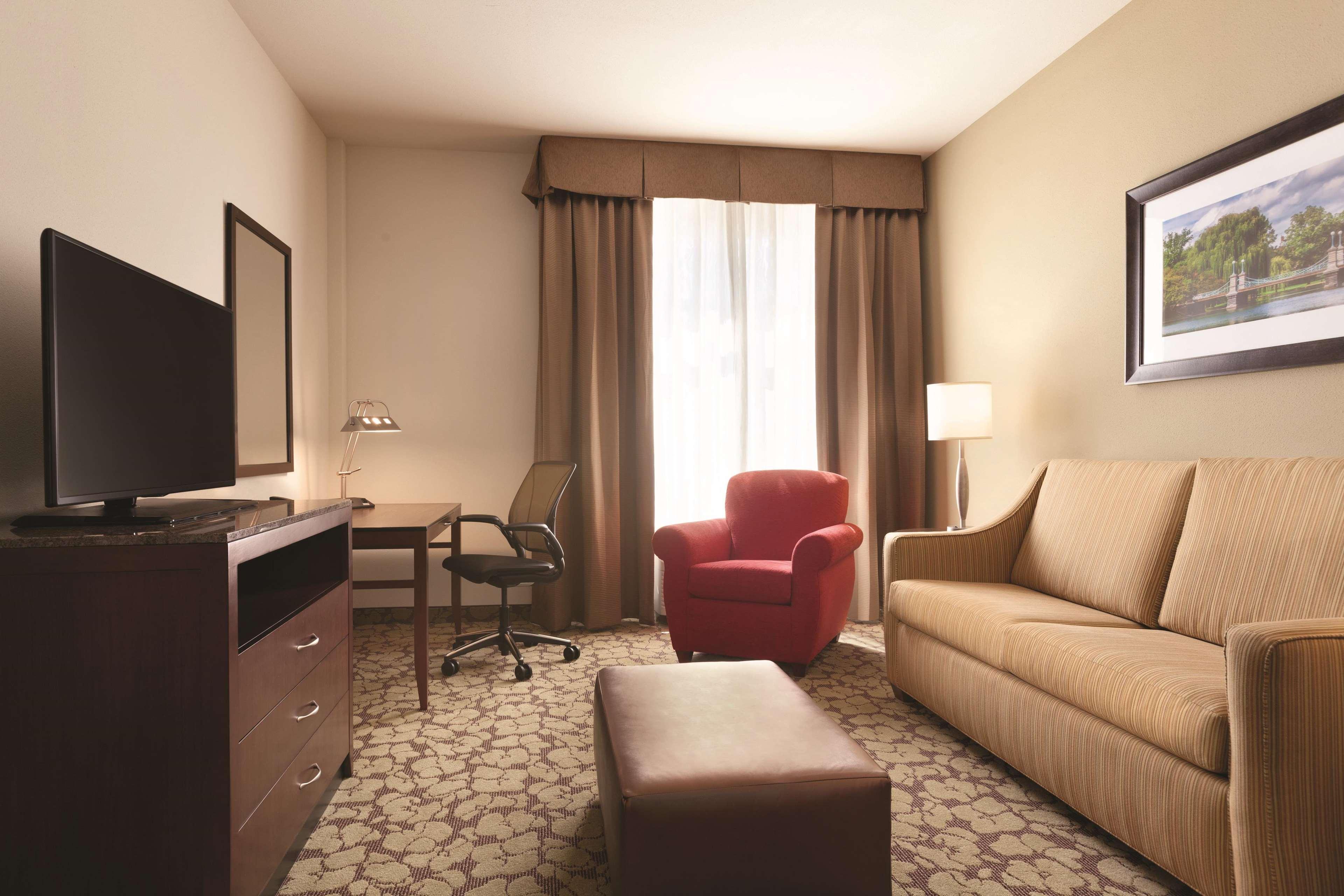 Hilton Garden Inn Boston Logan Airport מראה חיצוני תמונה