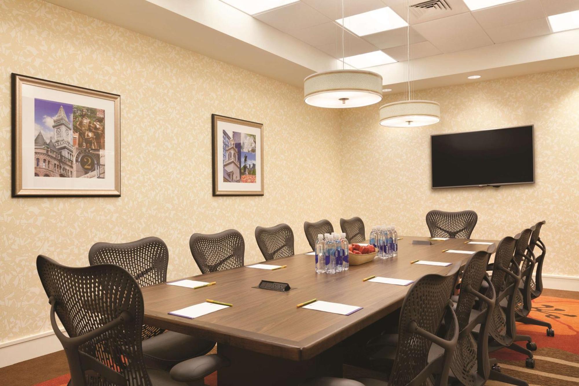 Hilton Garden Inn Boston Logan Airport מראה חיצוני תמונה