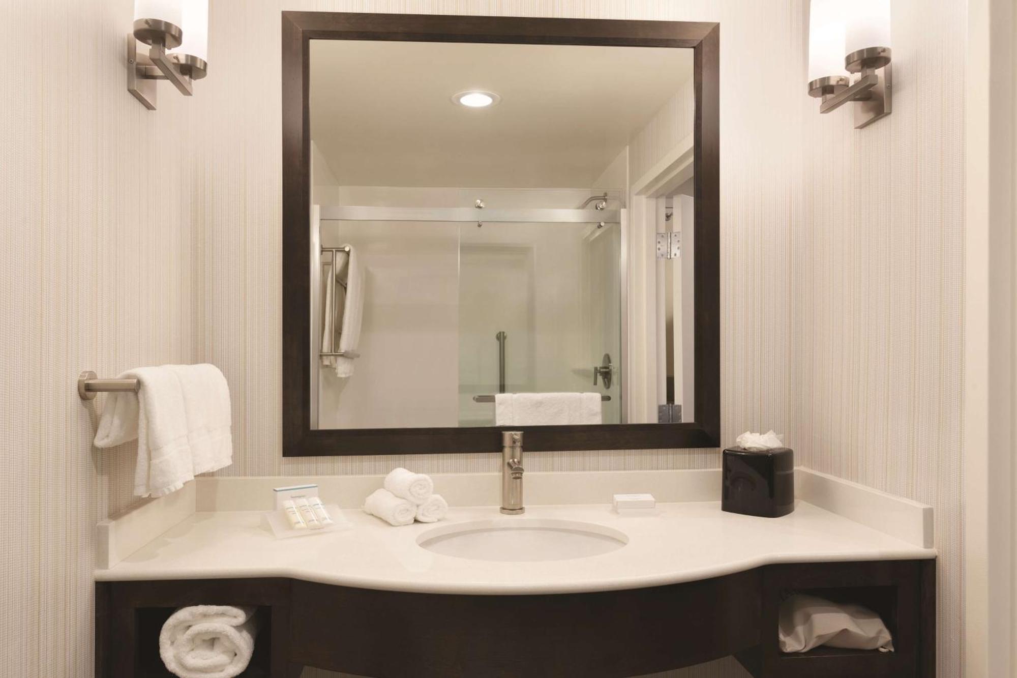 Hilton Garden Inn Boston Logan Airport מראה חיצוני תמונה
