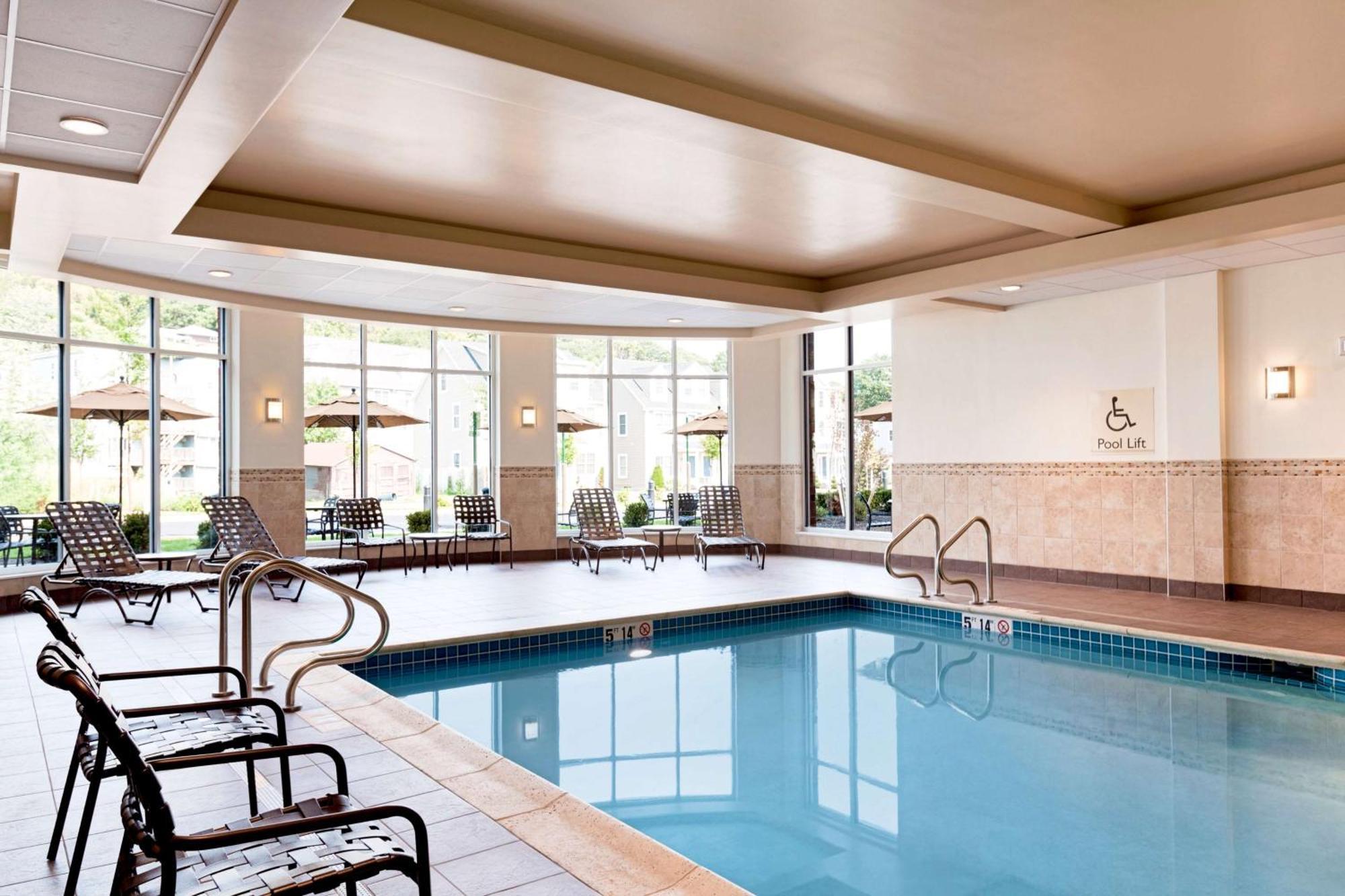 Hilton Garden Inn Boston Logan Airport מראה חיצוני תמונה