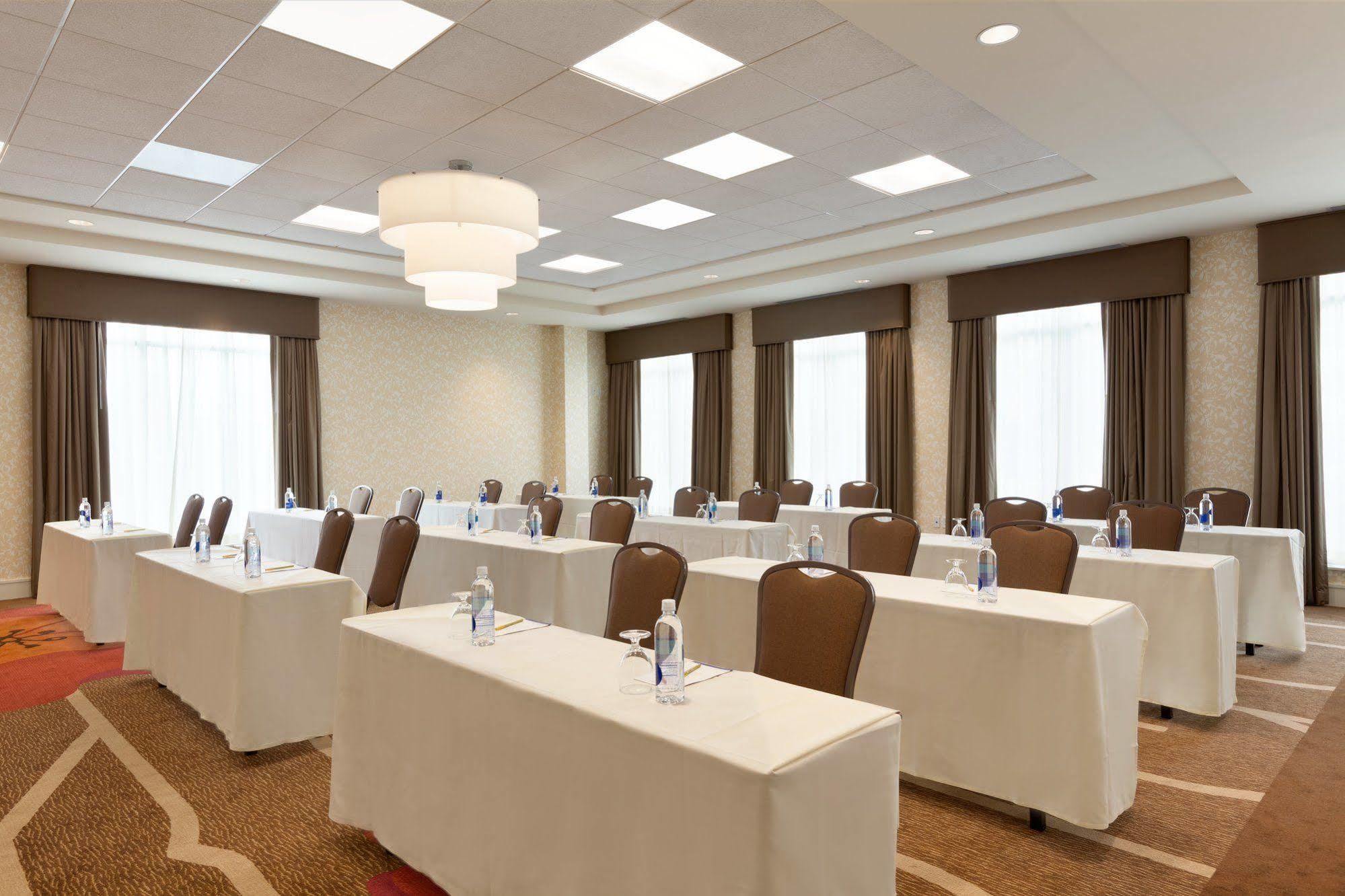 Hilton Garden Inn Boston Logan Airport מראה חיצוני תמונה
