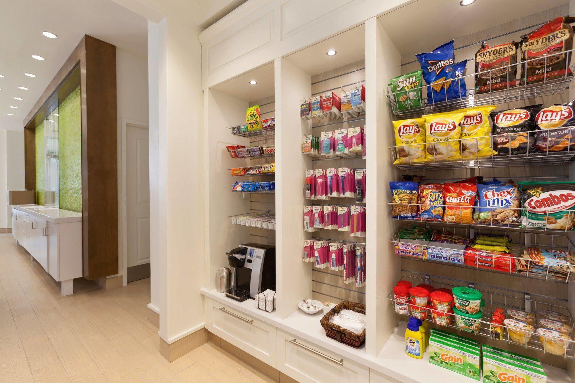 Hilton Garden Inn Boston Logan Airport מראה חיצוני תמונה